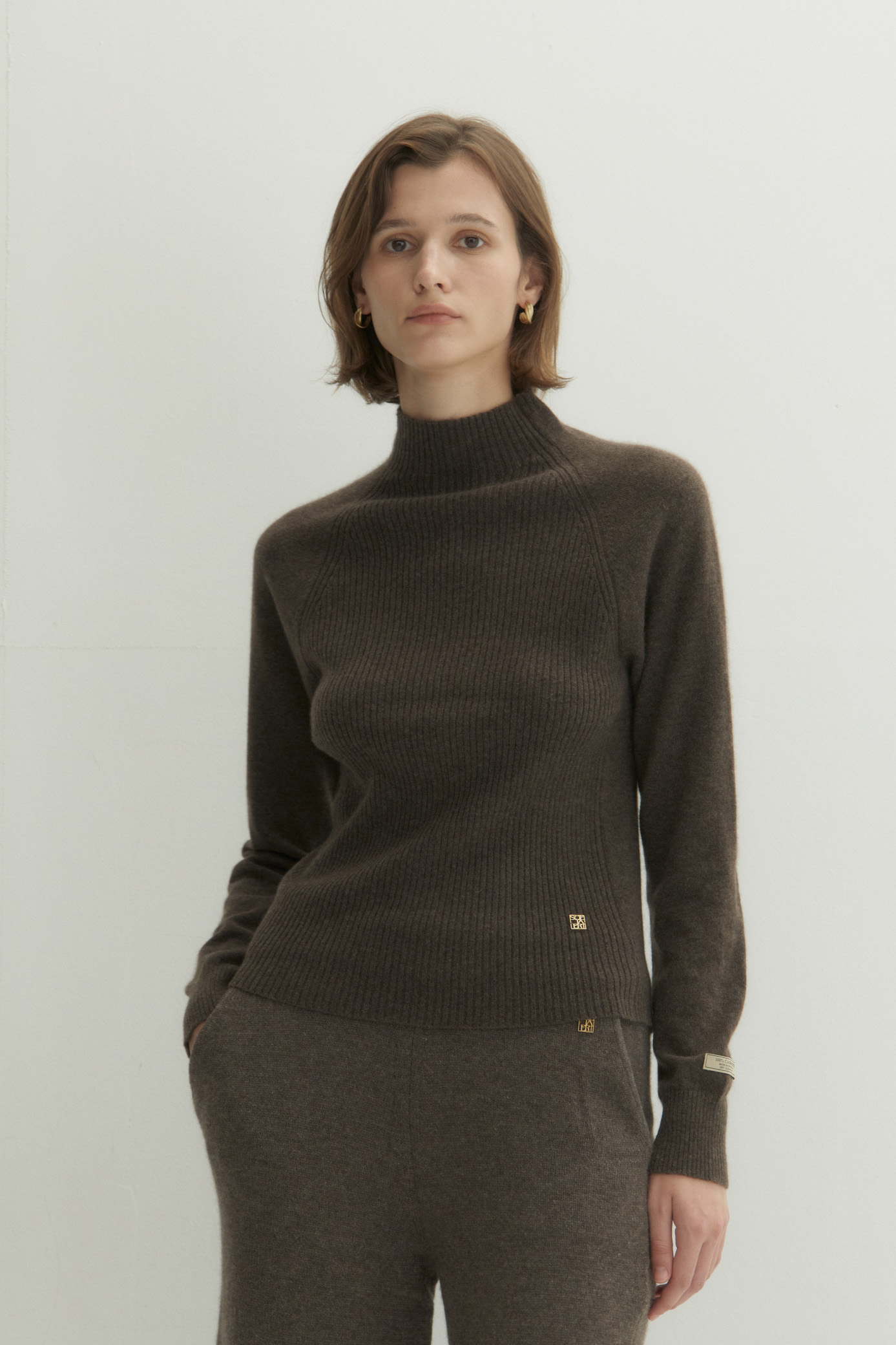 Nora Ribbed Pullover (Umber Brown)
